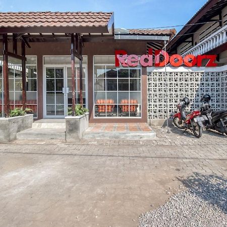Hotel Reddoorz Near Malioboro Tugu Station Jogja 2 Yogyakarta Esterno foto