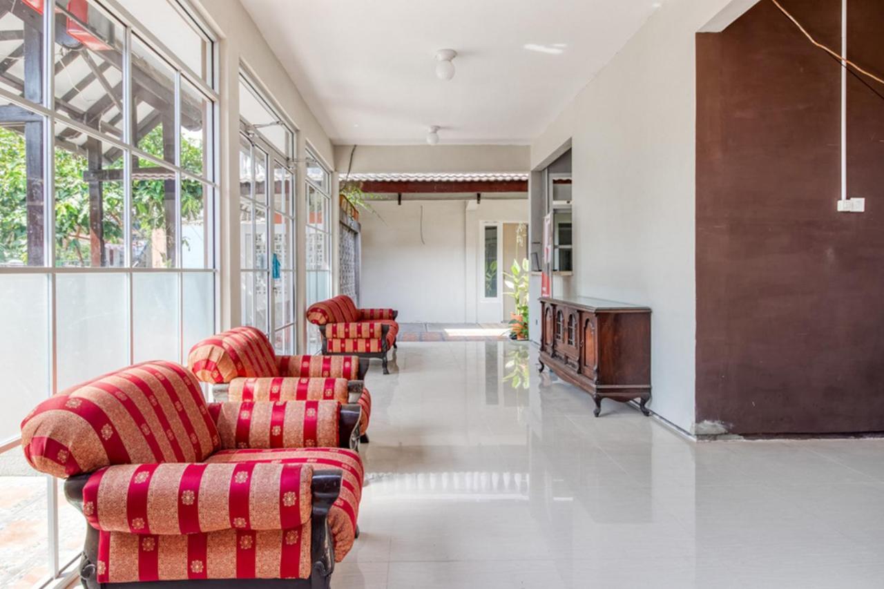 Hotel Reddoorz Near Malioboro Tugu Station Jogja 2 Yogyakarta Esterno foto