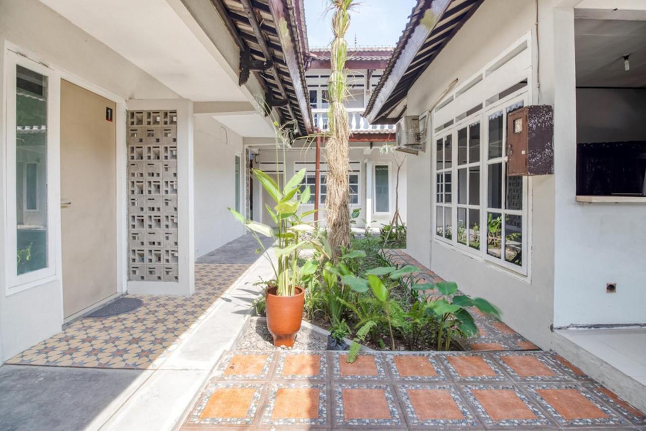Hotel Reddoorz Near Malioboro Tugu Station Jogja 2 Yogyakarta Esterno foto