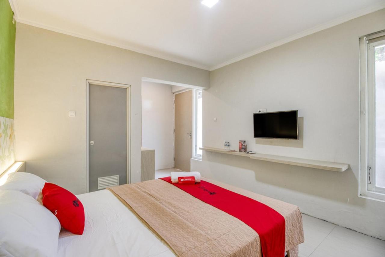 Hotel Reddoorz Near Malioboro Tugu Station Jogja 2 Yogyakarta Esterno foto