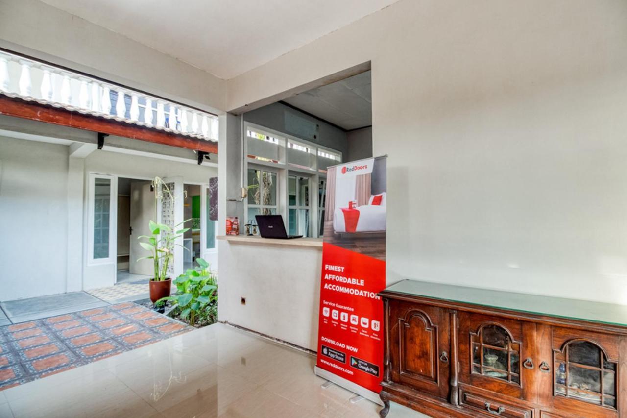 Hotel Reddoorz Near Malioboro Tugu Station Jogja 2 Yogyakarta Esterno foto