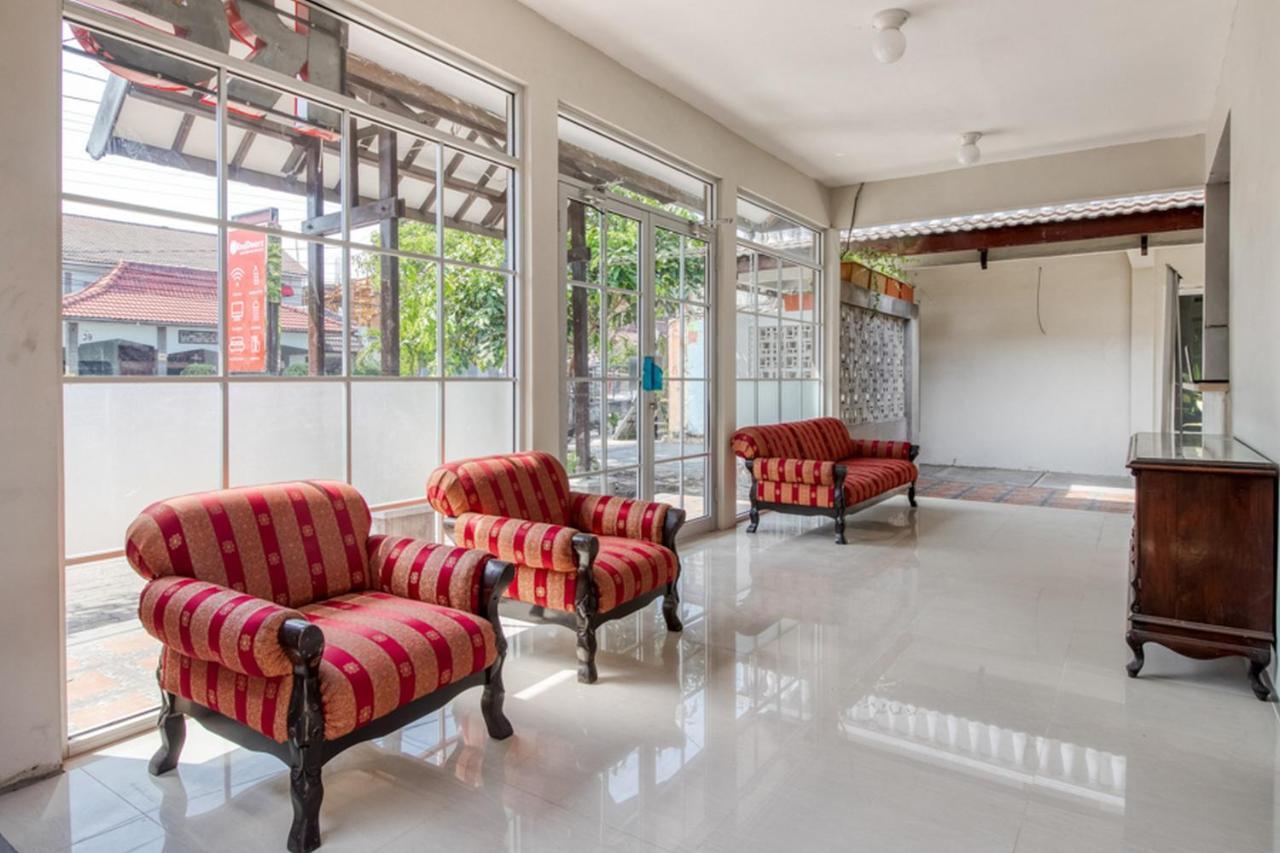 Hotel Reddoorz Near Malioboro Tugu Station Jogja 2 Yogyakarta Esterno foto